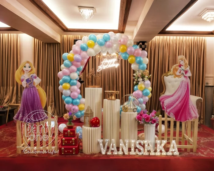 Outdoor Princess Theme Birthday Decor